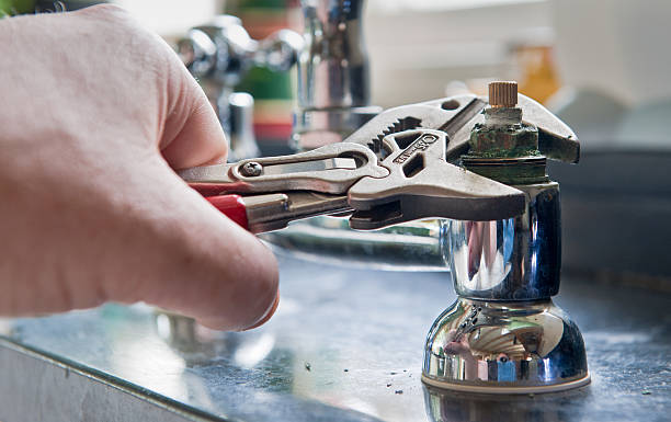 Best Carpet water damage restoration  in London, CA