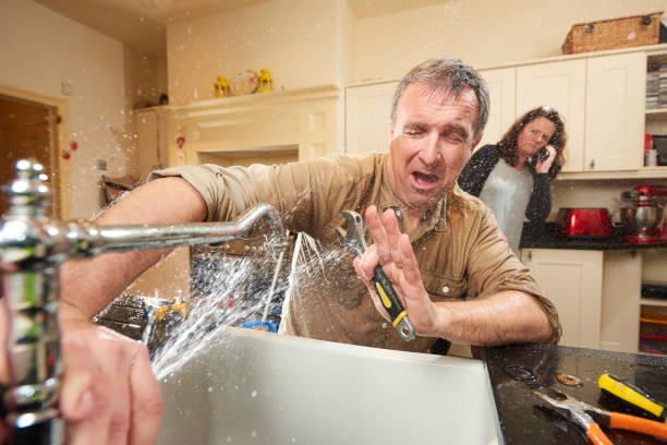 Best Carpet water damage restoration  in London, CA